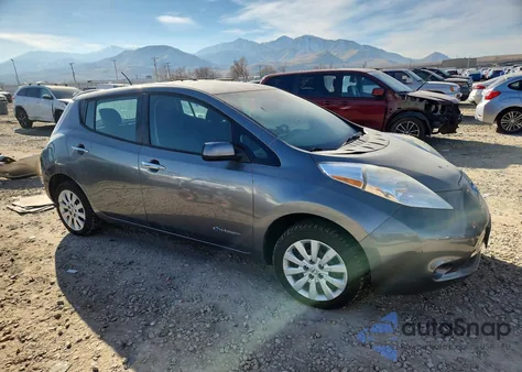 2015 Nissan Leaf S z USA, uszkodzony, nr VIN 1N4AZ0CP2FC327743